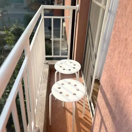 Sea Garden Apartment *